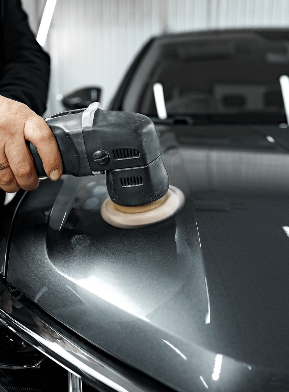 Lackaufbereitung MK-Cardetailing Symbolfoto Glanzleistungen: Rostlaube oder Luxuskarre, bei uns kriegt jeder Schlitten eine Premium-Behandlung.
